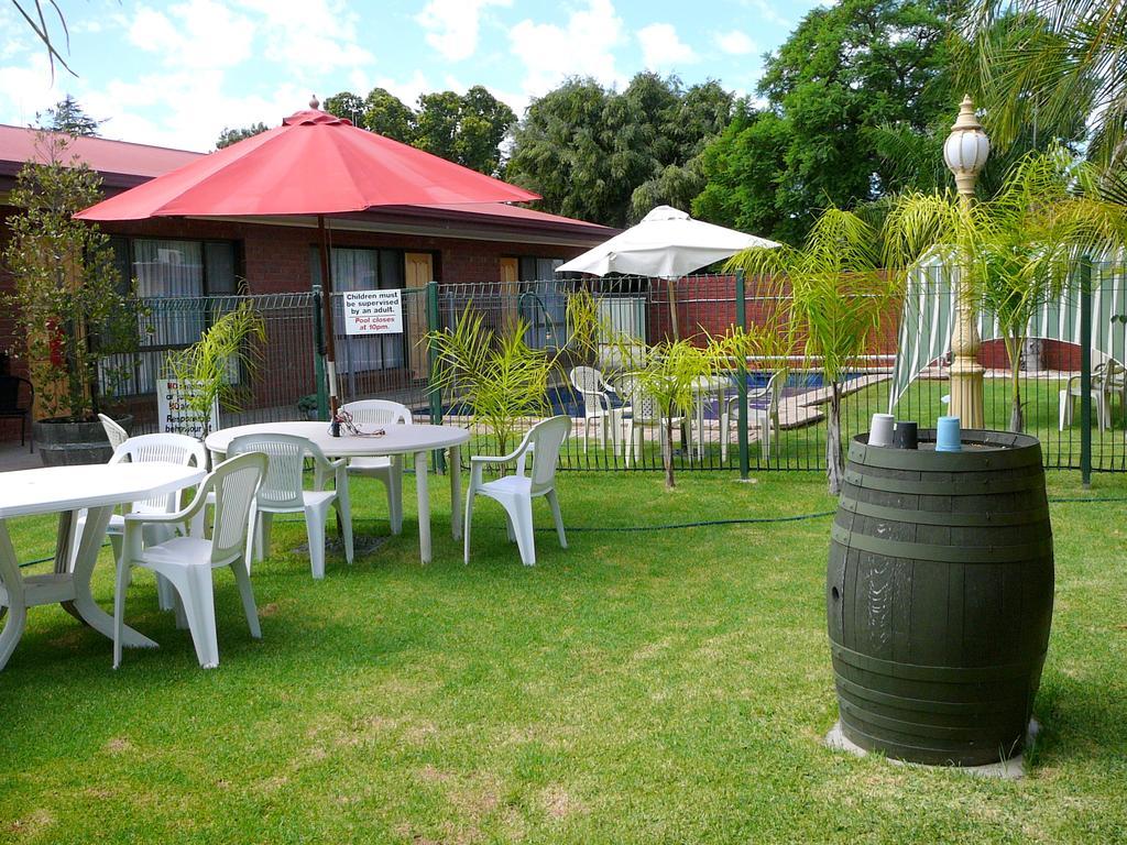 Murray River Motel Суон-Хилл Экстерьер фото